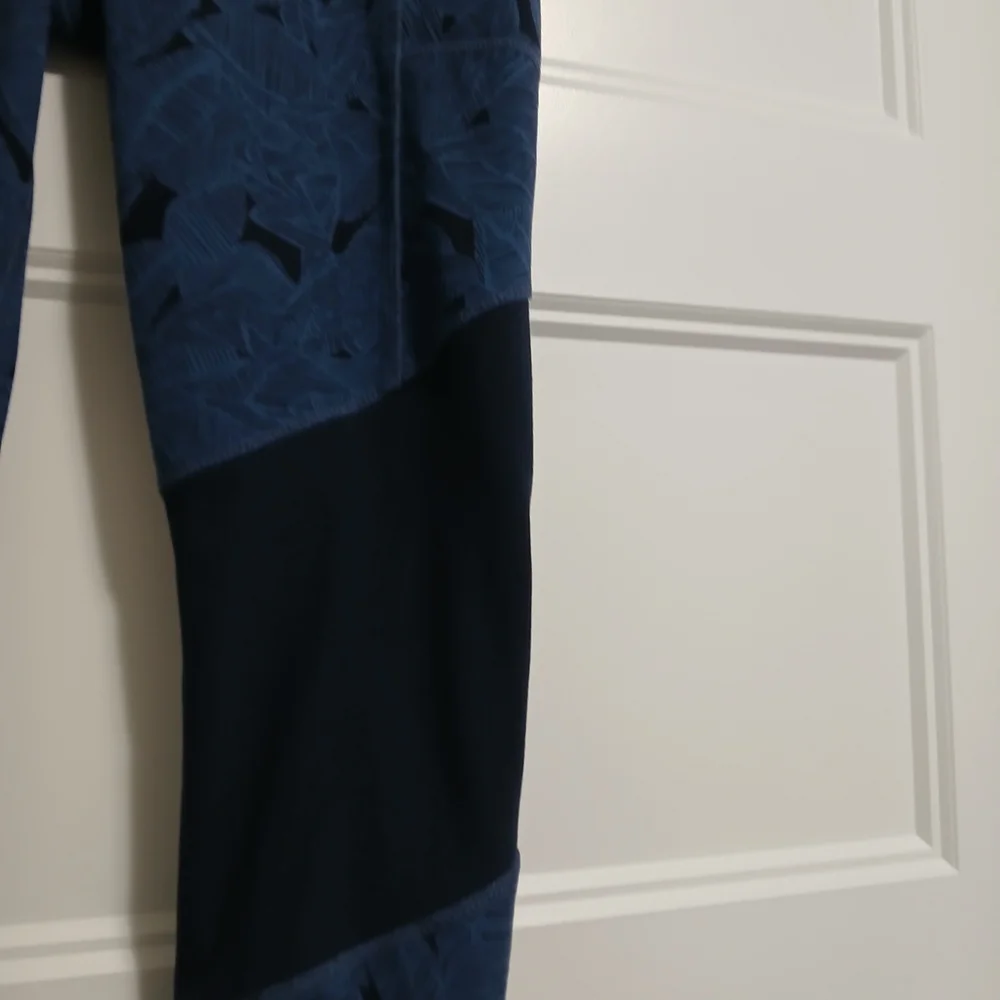 Athleta Tropical Excursion Leggings Small - Picture 9 of 10